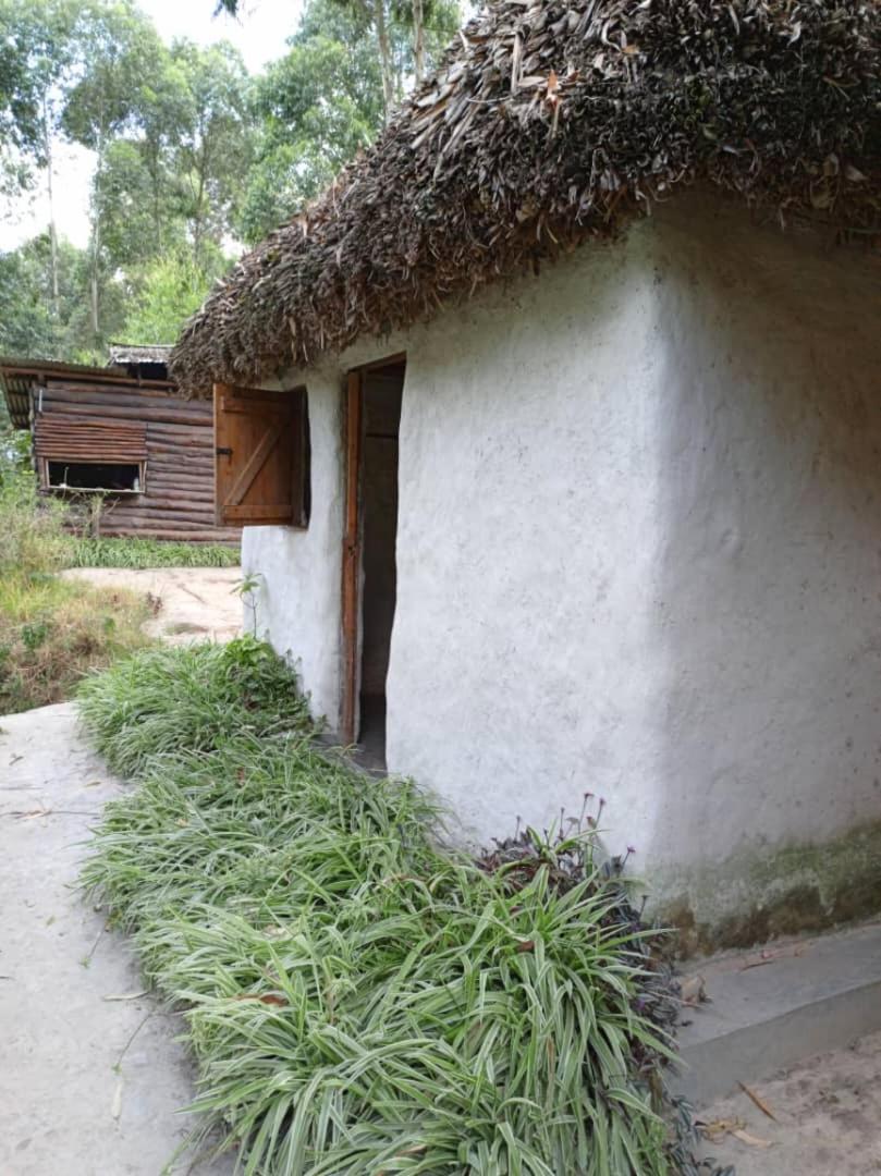 Om Hostel Bunyonyi Kabale Exterior photo