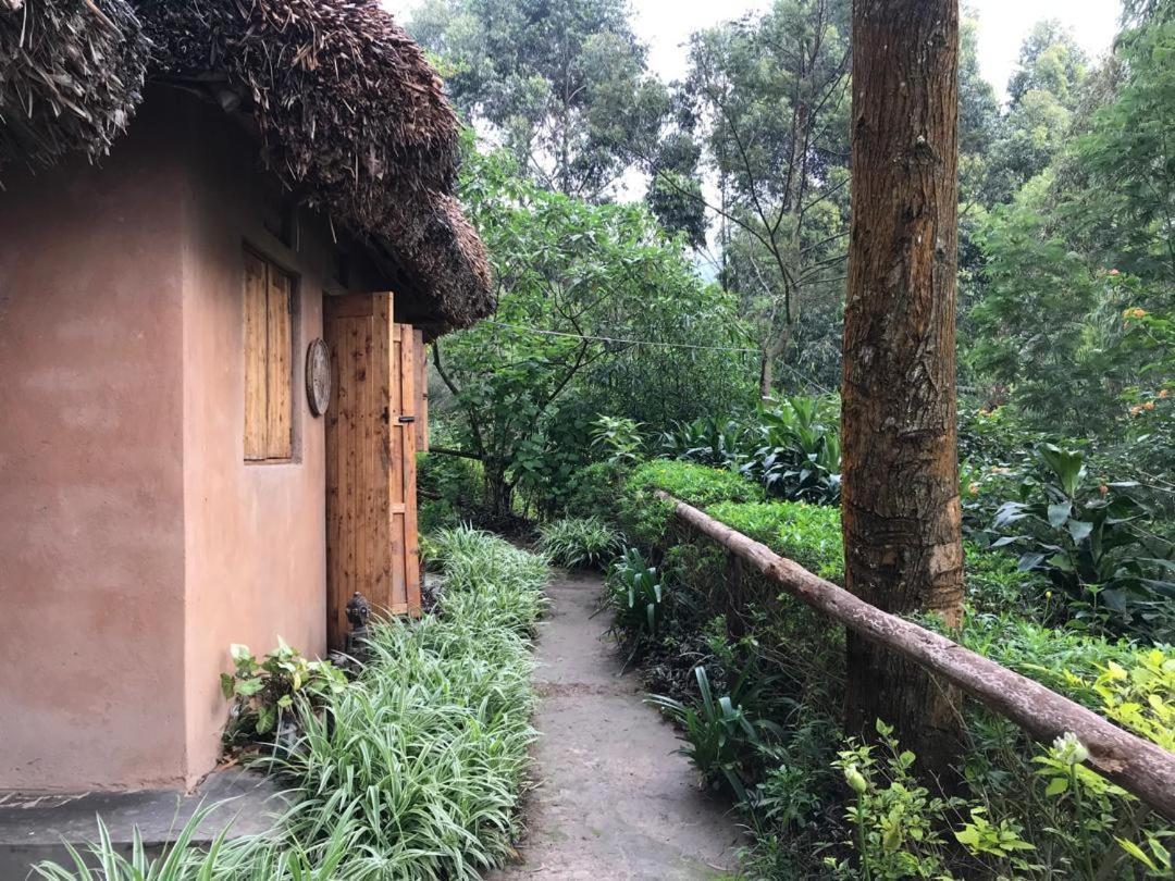Om Hostel Bunyonyi Kabale Exterior photo