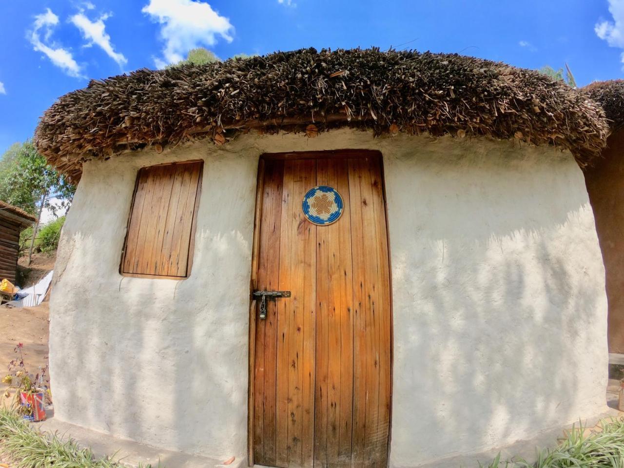Om Hostel Bunyonyi Kabale Exterior photo